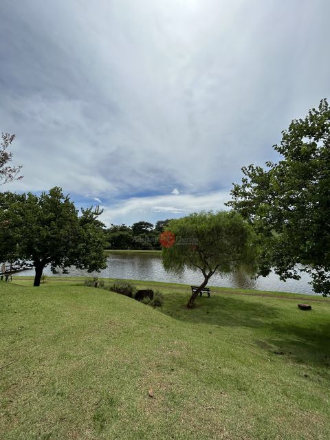 TERRENO CONDOMÍNIO ROYAL FOREST