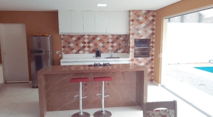 Sobrado com piscina à venda no Condomínio Bella Vitta com 208m², Londrina, PR