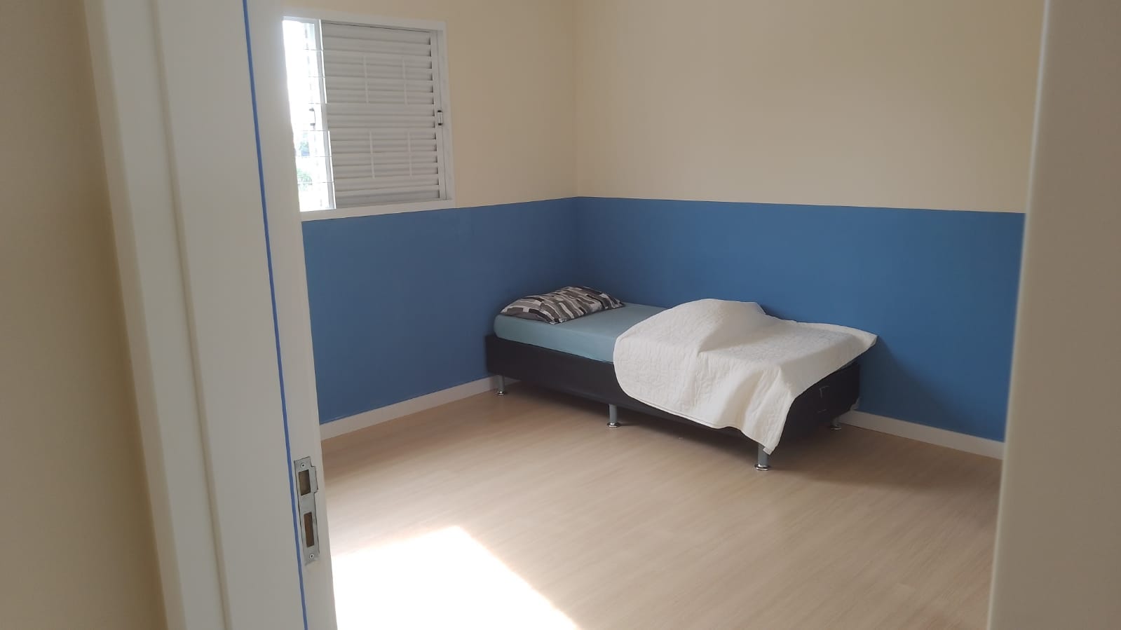 Sobrado com piscina à venda no Condomínio Bella Vitta com 208m², Londrina, PR