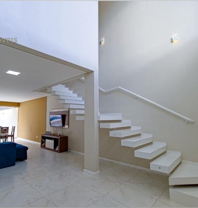Sobrado com piscina à venda no Condomínio Bella Vitta com 208m², Londrina, PR