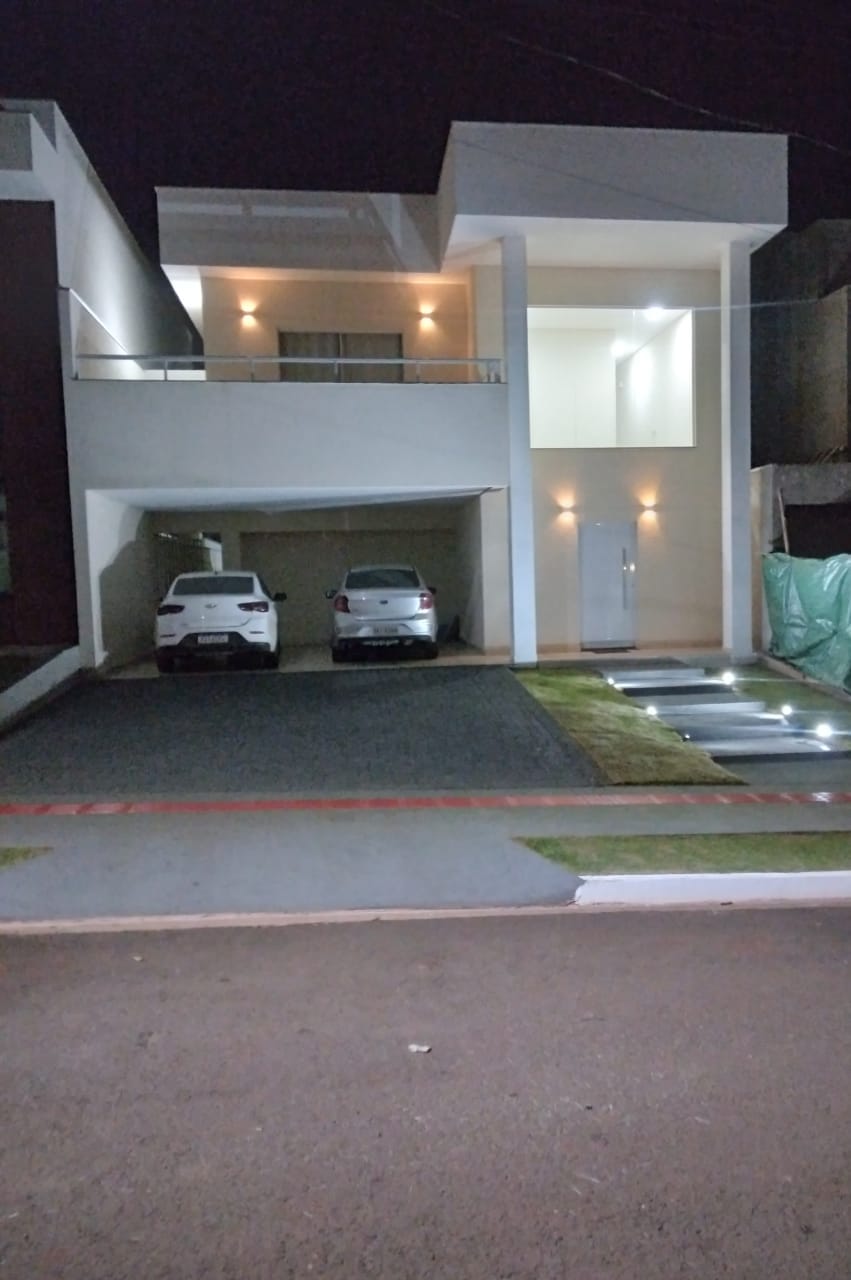 Sobrado com piscina à venda no Condomínio Bella Vitta com 208m², Londrina, PR