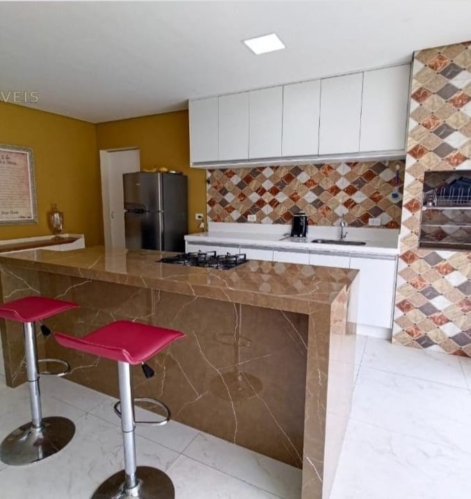 Sobrado com piscina à venda no Condomínio Bella Vitta com 208m², Londrina, PR