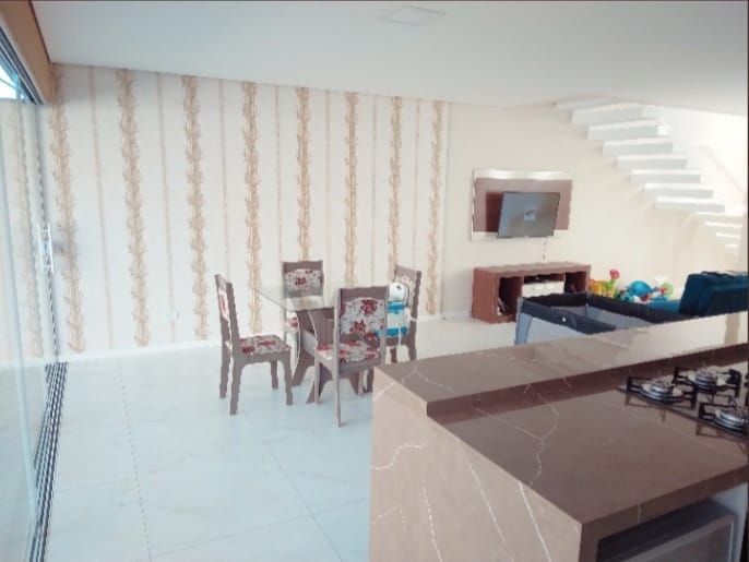 Sobrado com piscina à venda no Condomínio Bella Vitta com 208m², Londrina, PR