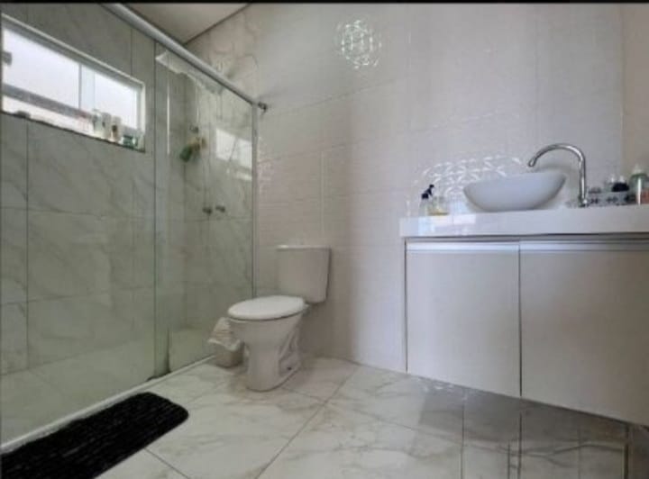Sobrado com piscina à venda no Condomínio Bella Vitta com 208m², Londrina, PR