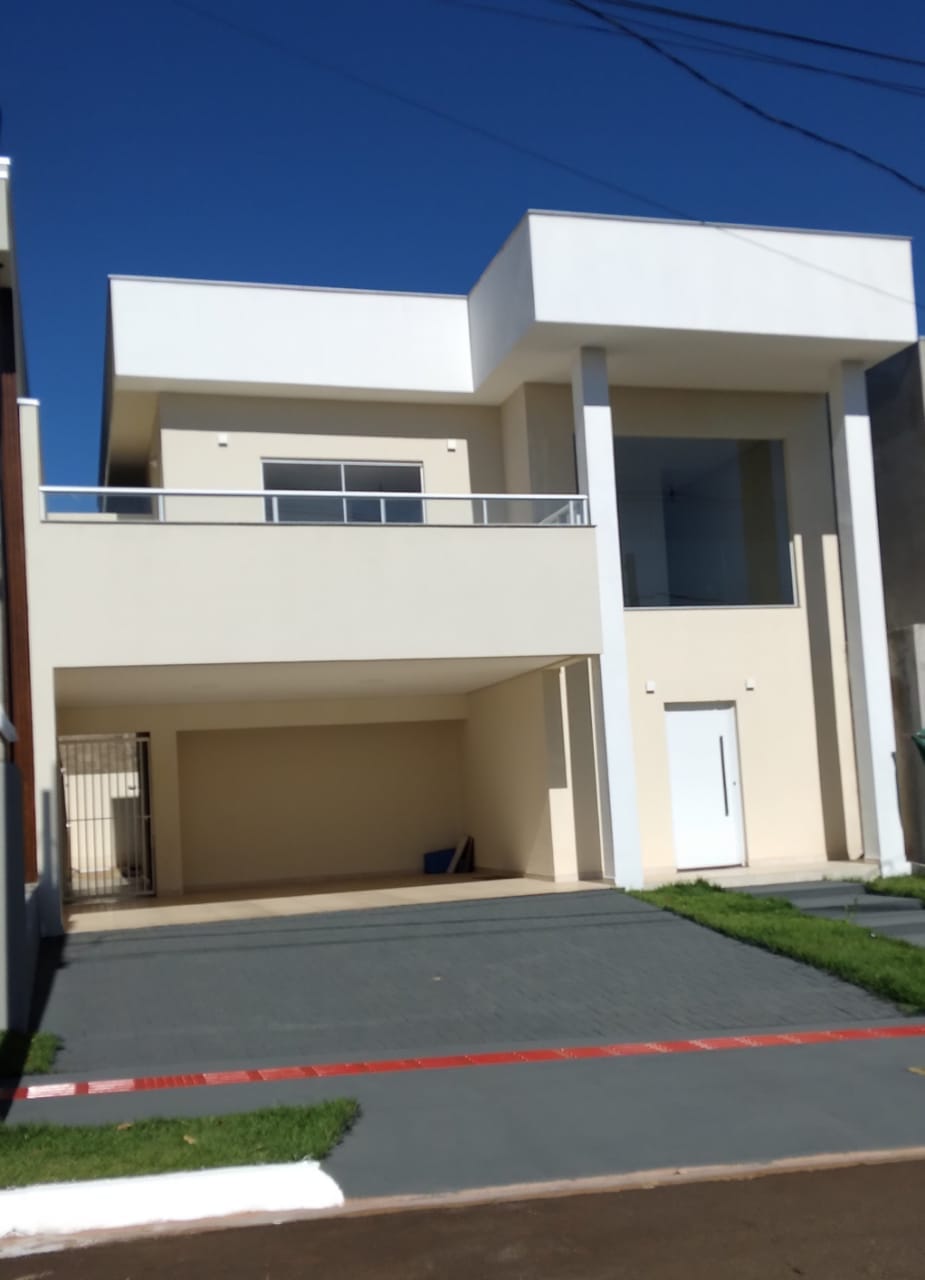Sobrado com piscina à venda no Condomínio Bella Vitta com 208m², Londrina, PR