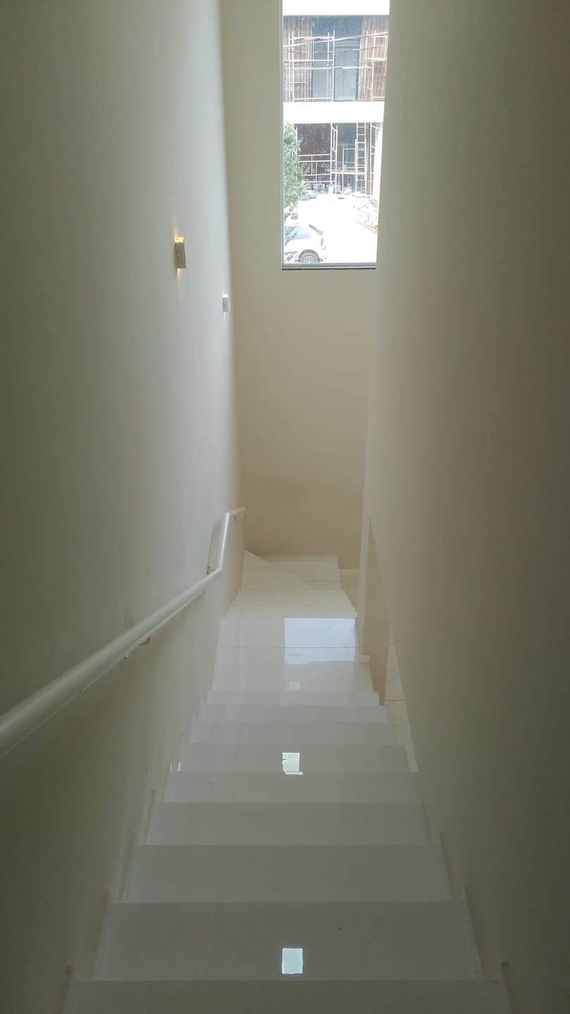 Sobrado com piscina à venda no Condomínio Bella Vitta com 208m², Londrina, PR