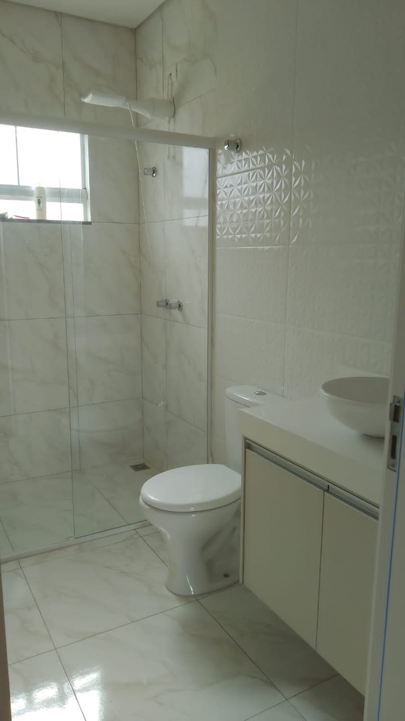 Sobrado com piscina à venda no Condomínio Bella Vitta com 208m², Londrina, PR
