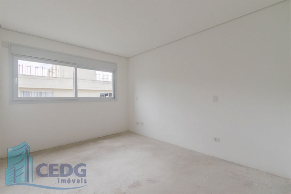Apartamento com 4 dormitórios e três vagas no Água Verde com 151 metros
