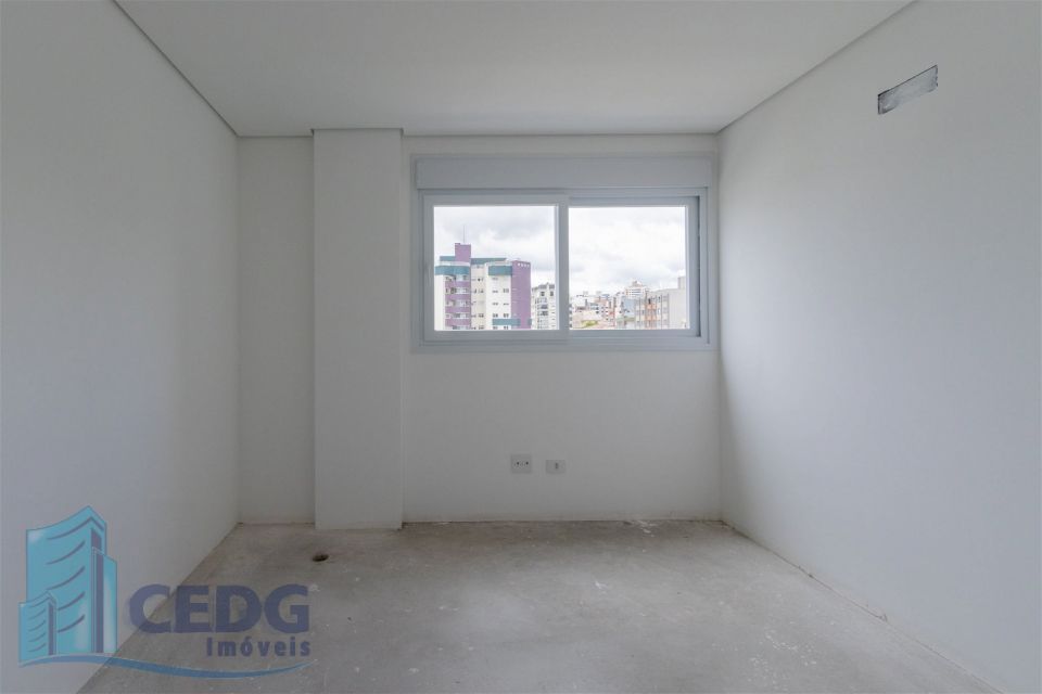 Apartamento com 4 dormitórios e três vagas no Água Verde com 151 metros