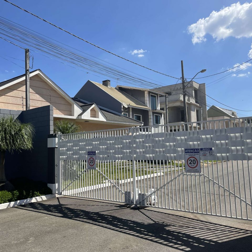 Casa Alto Padrão em Condomínio Umbara
