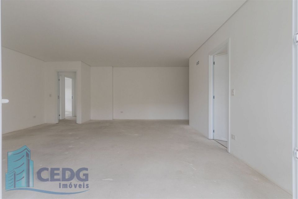 Apartamento com 4 dormitórios e três vagas no Água Verde com 151 metros