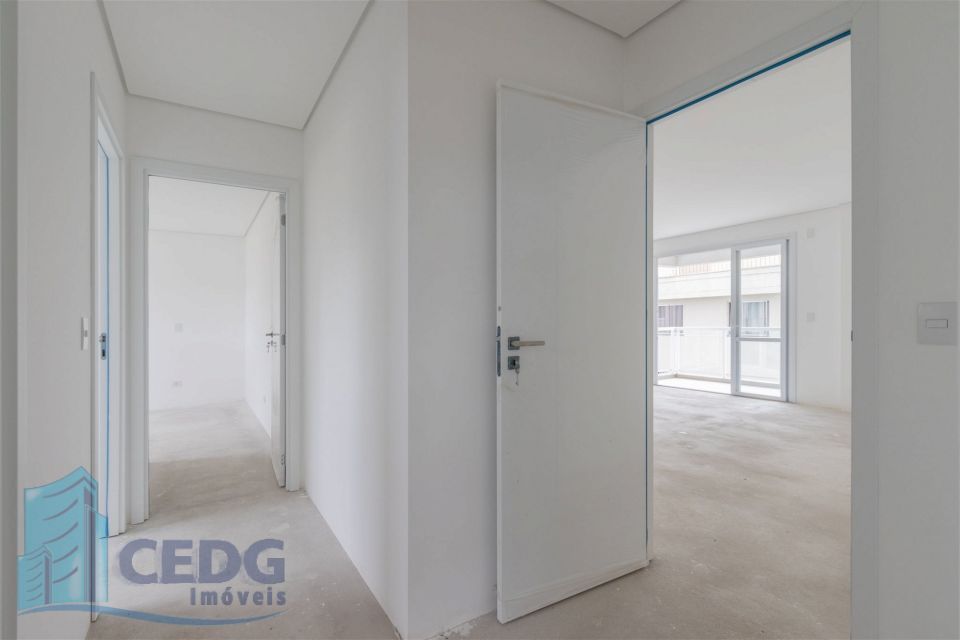 Apartamento com 4 dormitórios e três vagas no Água Verde com 151 metros