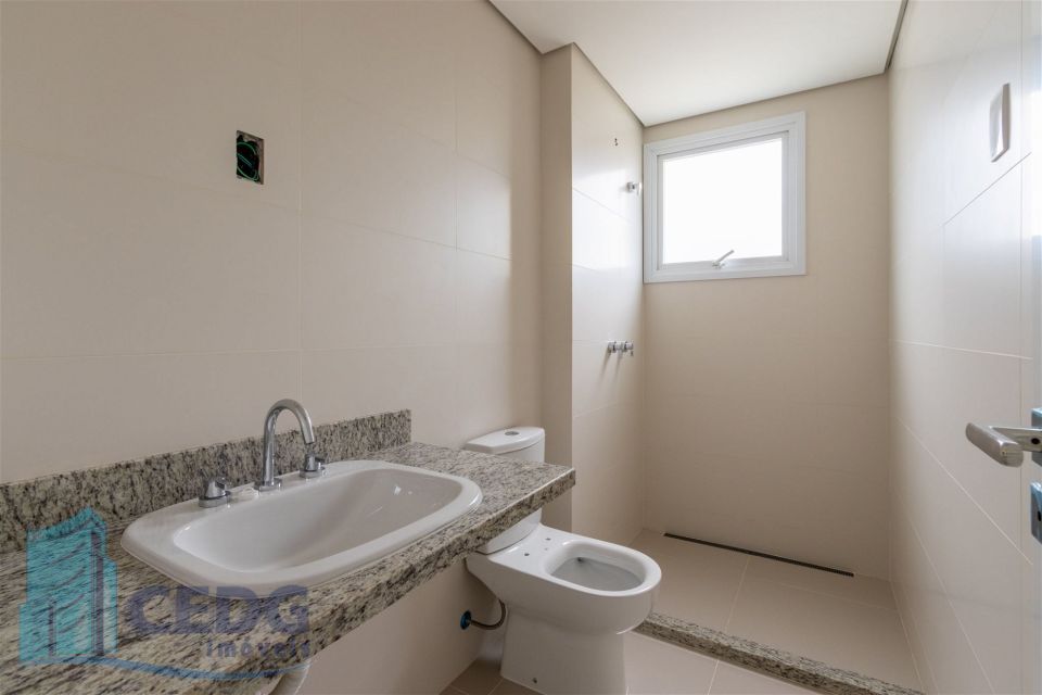 Apartamento com 4 dormitórios e três vagas no Água Verde com 151 metros
