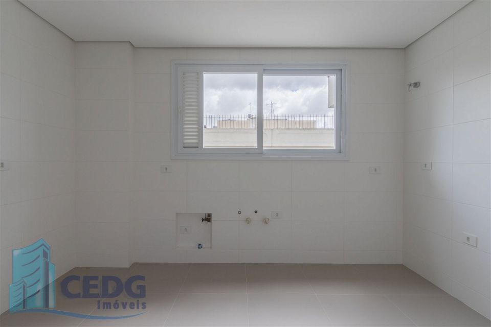 Apartamento com 4 dormitórios e três vagas no Água Verde com 151 metros