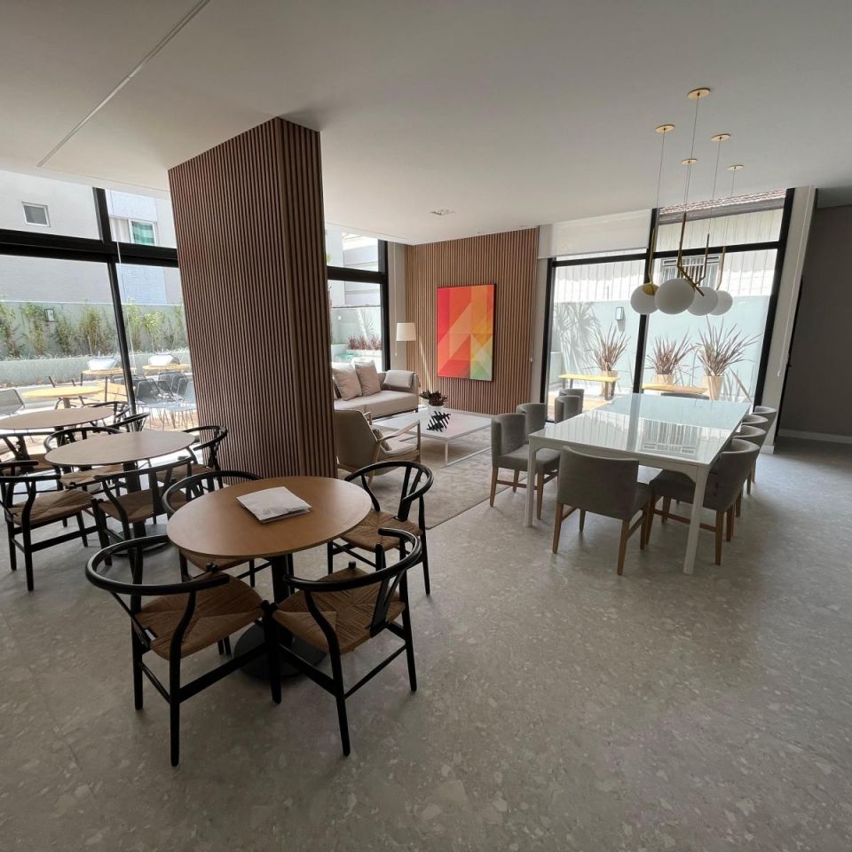 Apartamento com 3 dormitórios face norte no Bigorrilho