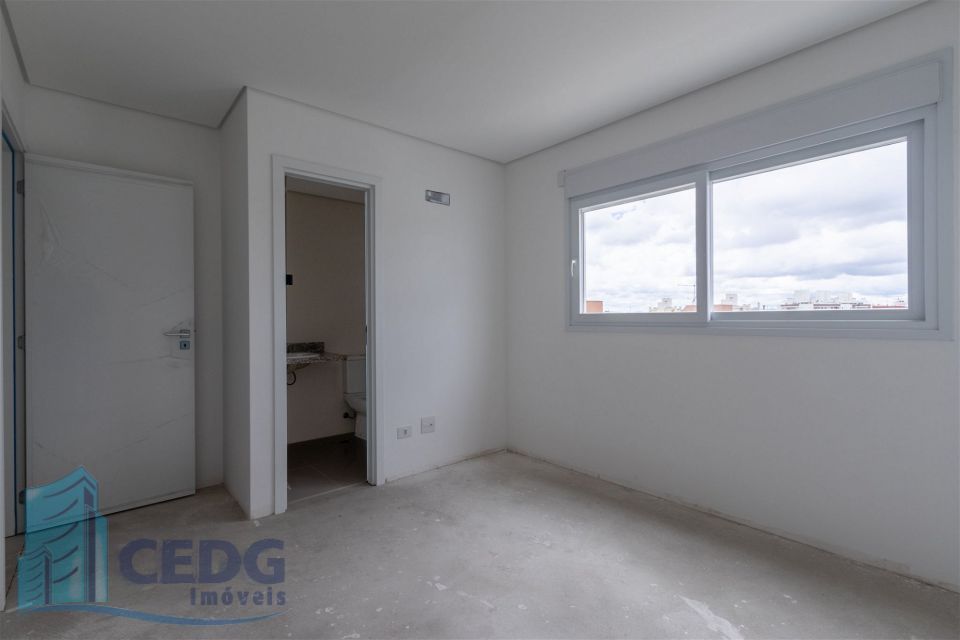 Apartamento com 4 dormitórios e três vagas no Água Verde com 151 metros