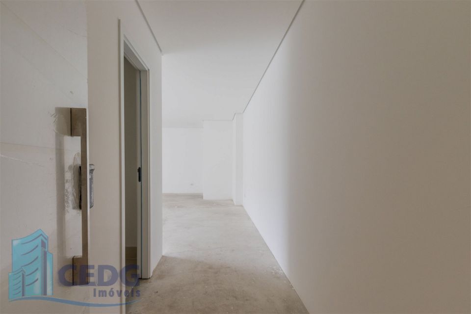Apartamento com 4 dormitórios e três vagas no Água Verde com 151 metros