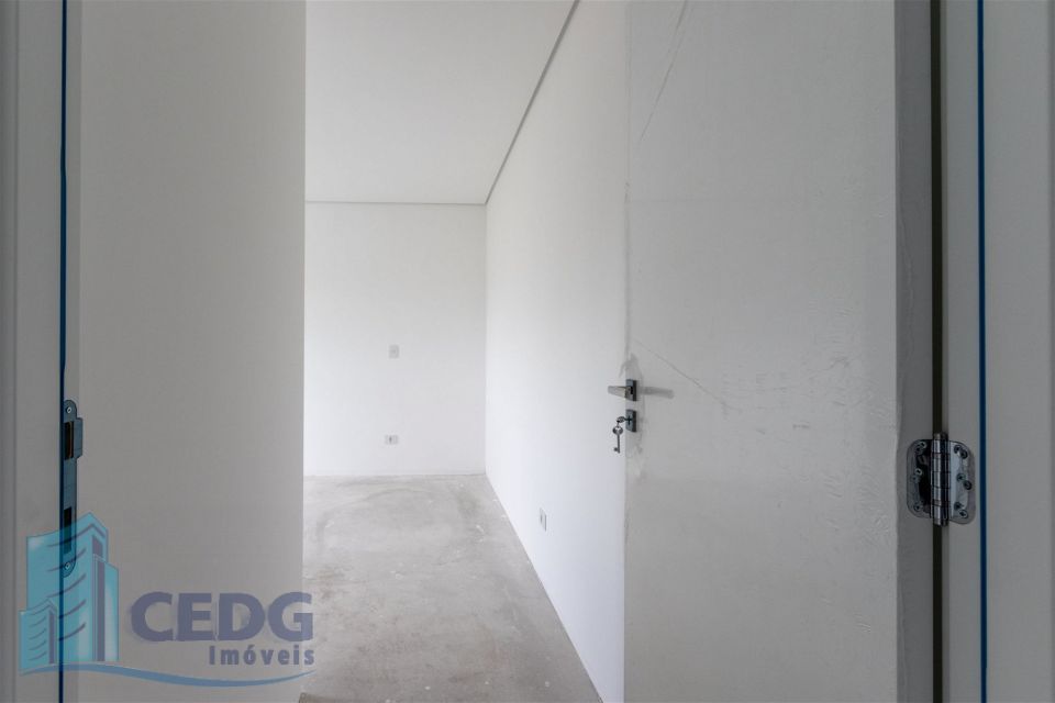 Apartamento com 4 dormitórios e três vagas no Água Verde com 151 metros