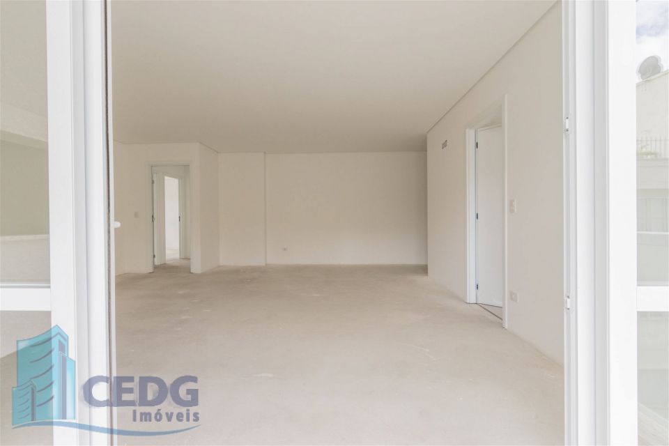 Apartamento com 4 dormitórios e três vagas no Água Verde com 151 metros