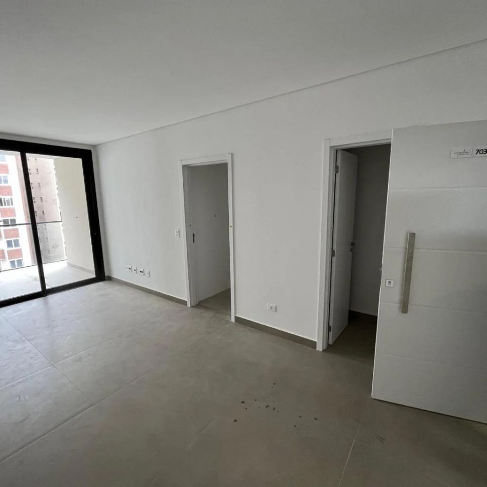 Apartamento com 3 dormitórios face norte no Bigorrilho