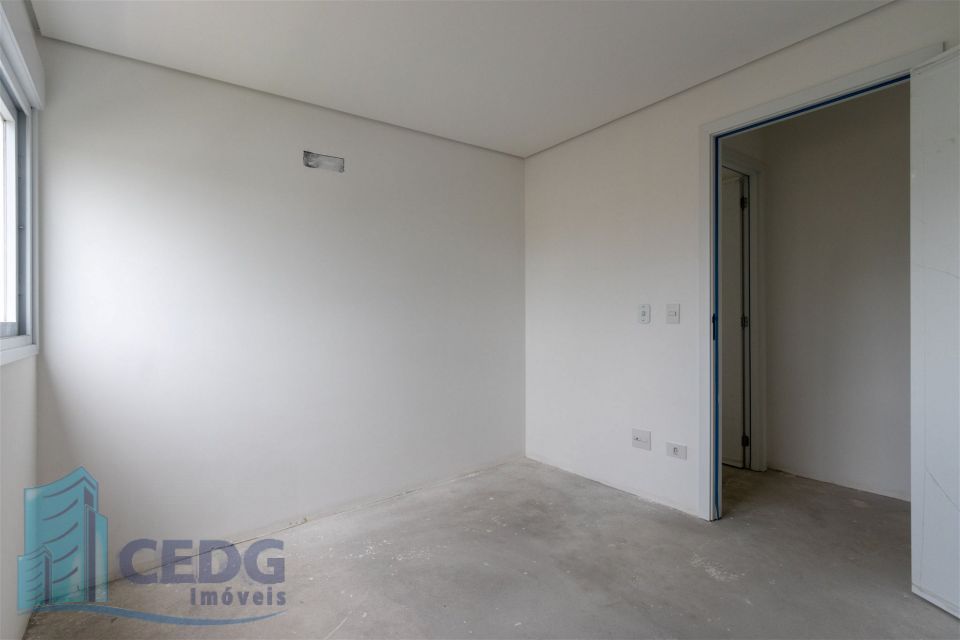 Apartamento com 4 dormitórios e três vagas no Água Verde com 151 metros
