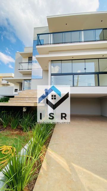 LINDISSIMO SOBRADO TRIPLEX
