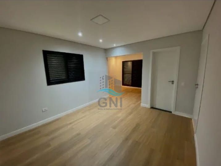 CASA A VENDA - CONDOMINIO ARANGUA