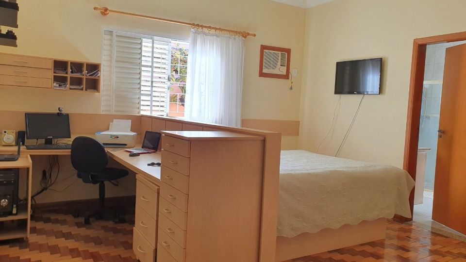 CASA  A VENDA -  JARDIM CARAVELLE