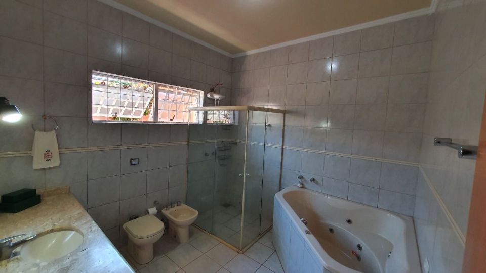 CASA  A VENDA -  JARDIM CARAVELLE