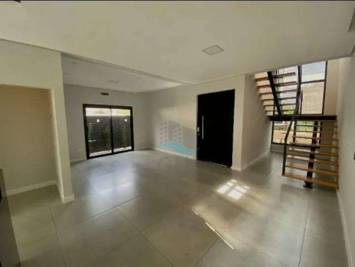 CASA A VENDA - CONDOMINIO ARANGUA