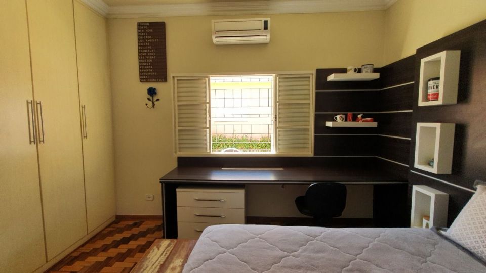 CASA  A VENDA -  JARDIM CARAVELLE