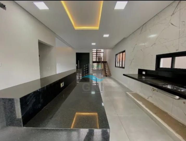 CASA A VENDA - CONDOMINIO ARANGUA