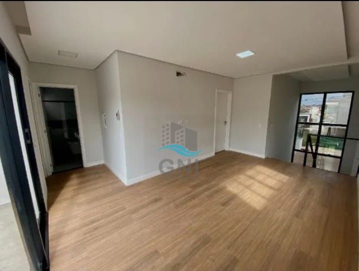 CASA A VENDA - CONDOMINIO ARANGUA