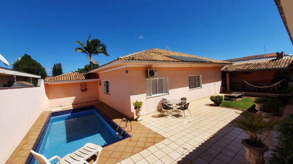 CASA  A VENDA -  JARDIM CARAVELLE