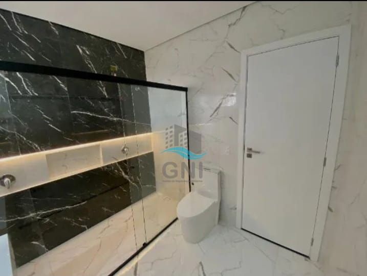 CASA A VENDA - CONDOMINIO ARANGUA