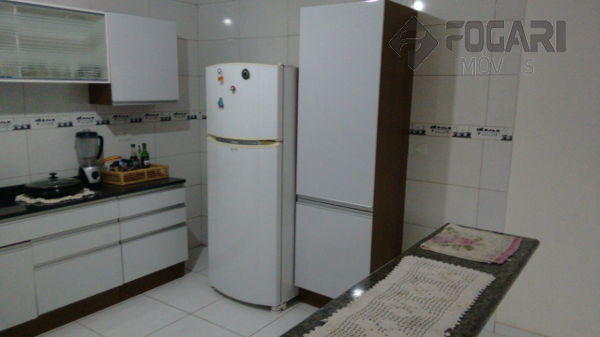 Casa - Assobradada Lindóia