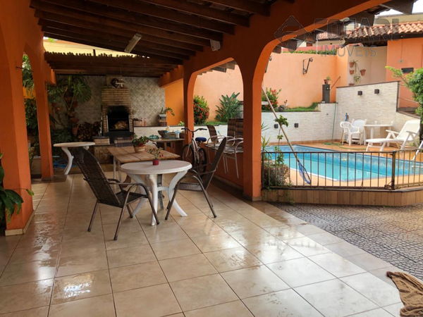Casa - Sobrado padrão Champagnat