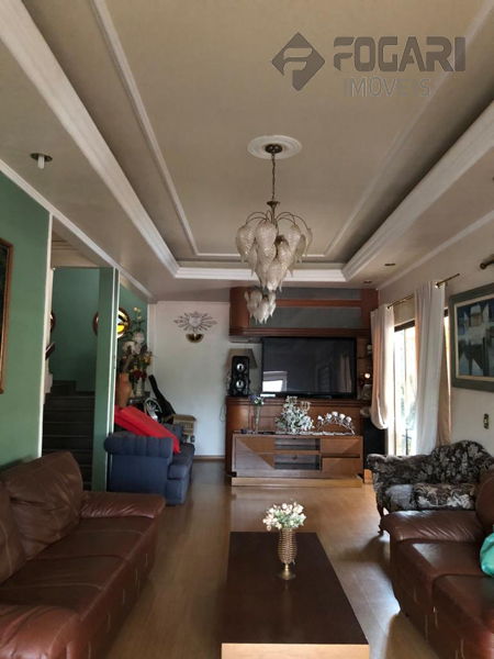 Casa - Sobrado padrão Champagnat