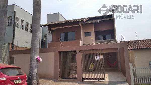 Casa - Sobrado padrão Jardim Roma