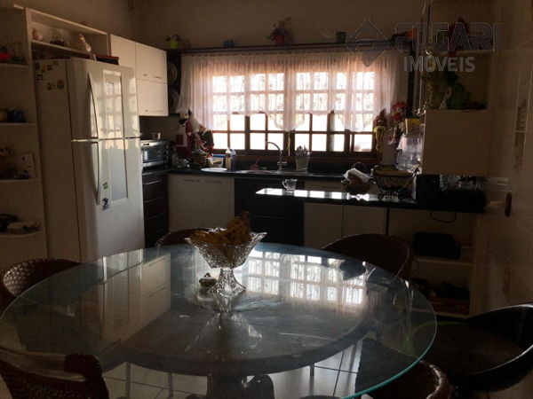Casa - Sobrado padrão Champagnat