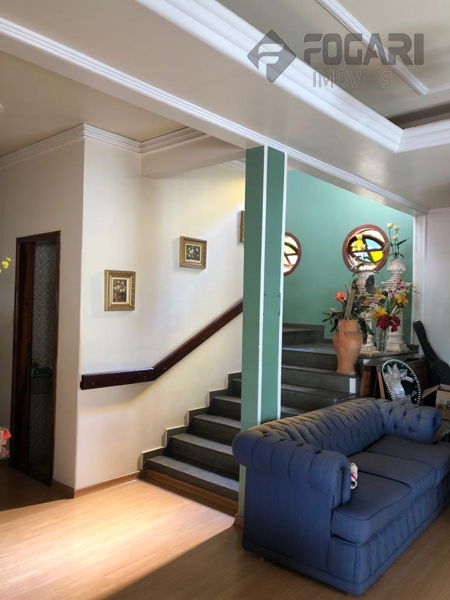 Casa - Sobrado padrão Champagnat