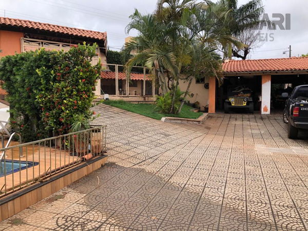 Casa - Sobrado padrão Champagnat