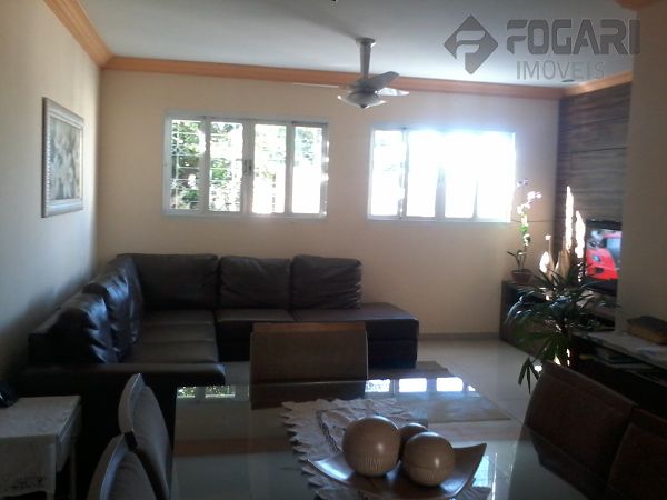 Casa - Sobrado padrão Santa Rosa