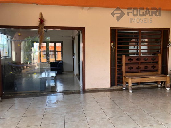Casa - Sobrado padrão Champagnat