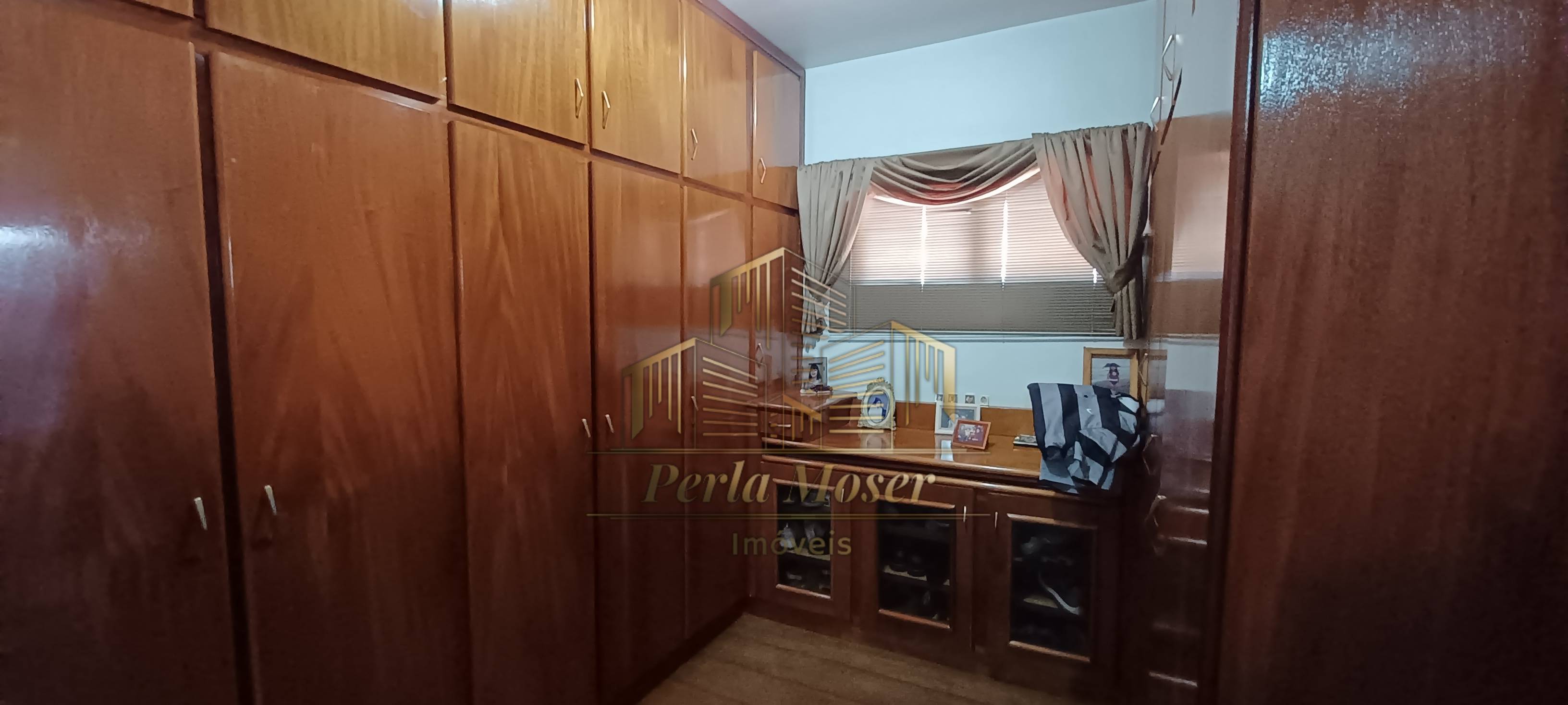 Casa à venda com 4 dormitórios no Jd. Tucanos