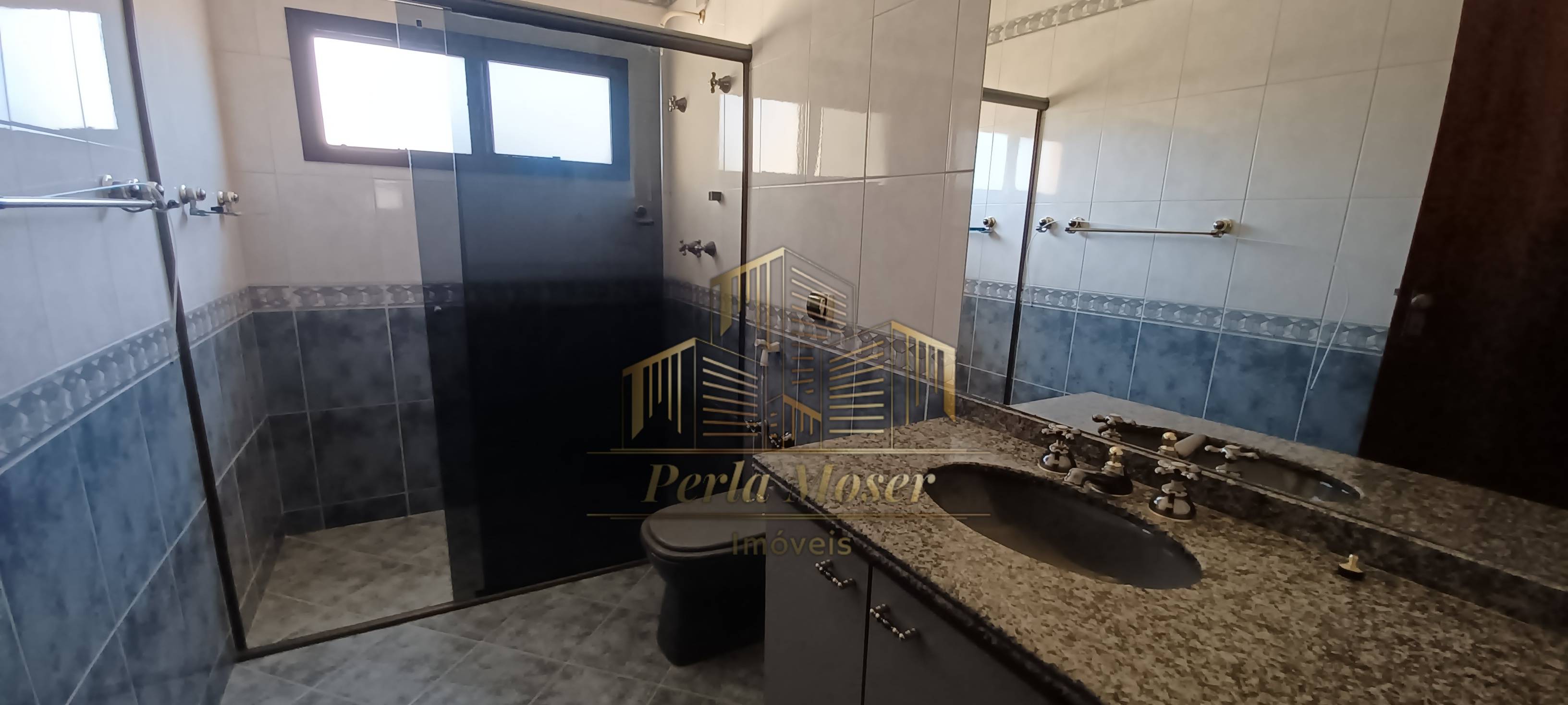 Casa à venda com 4 dormitórios no Jd. Tucanos