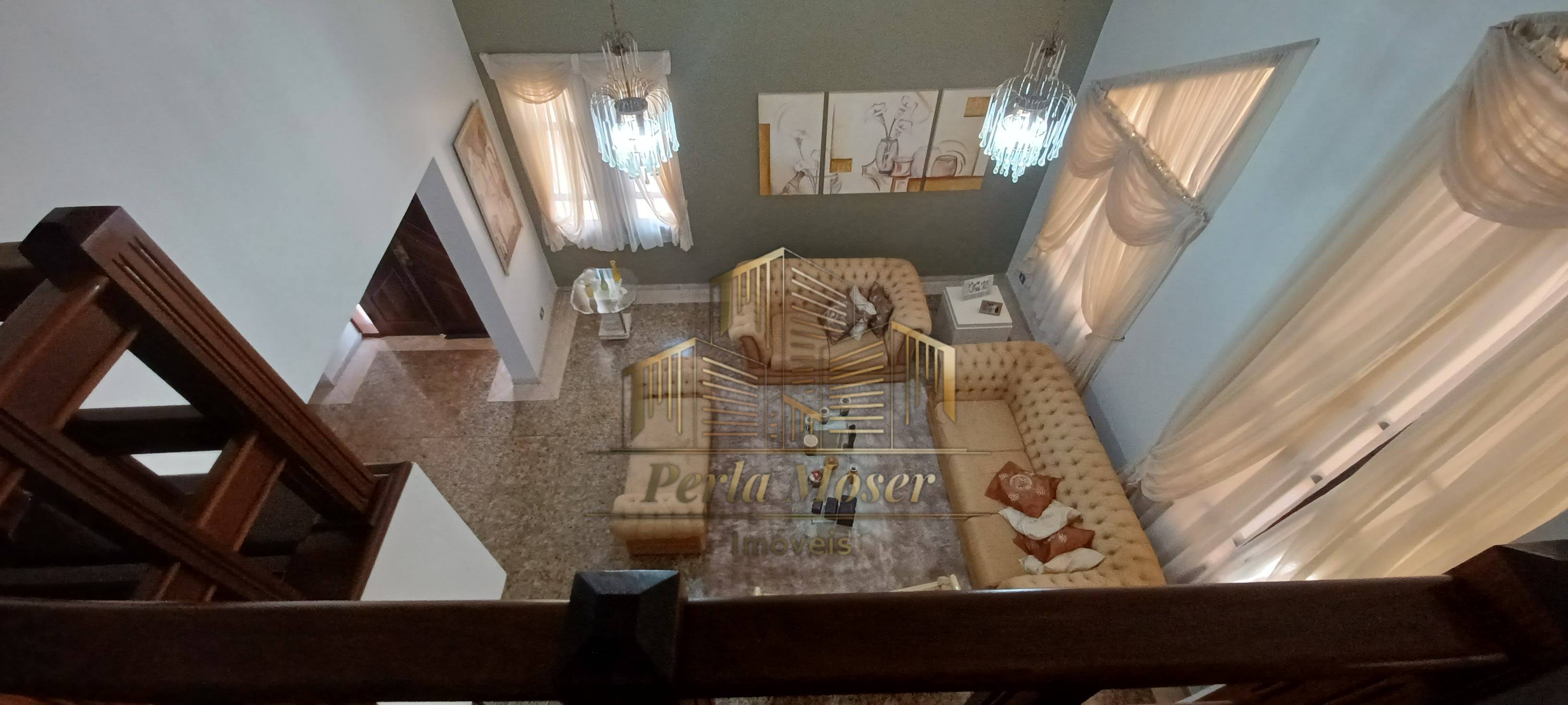 Casa à venda com 4 dormitórios no Jd. Tucanos