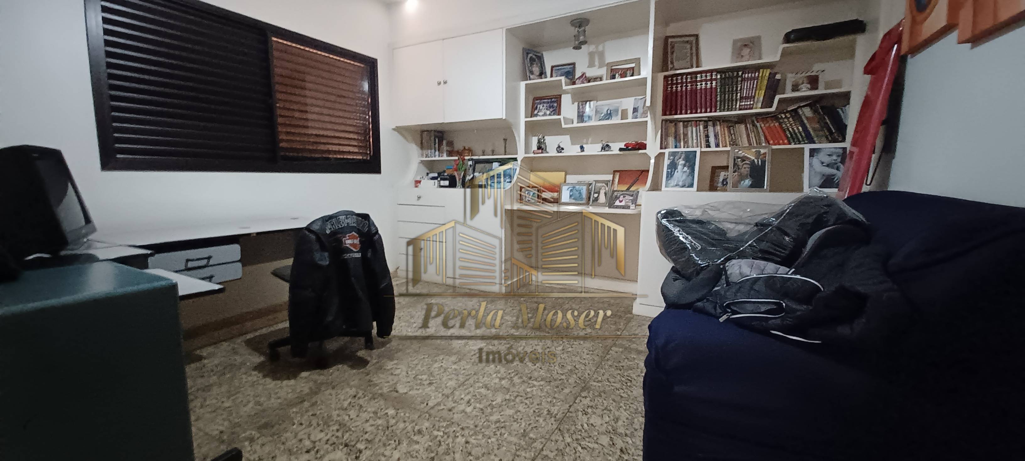 Casa à venda com 4 dormitórios no Jd. Tucanos