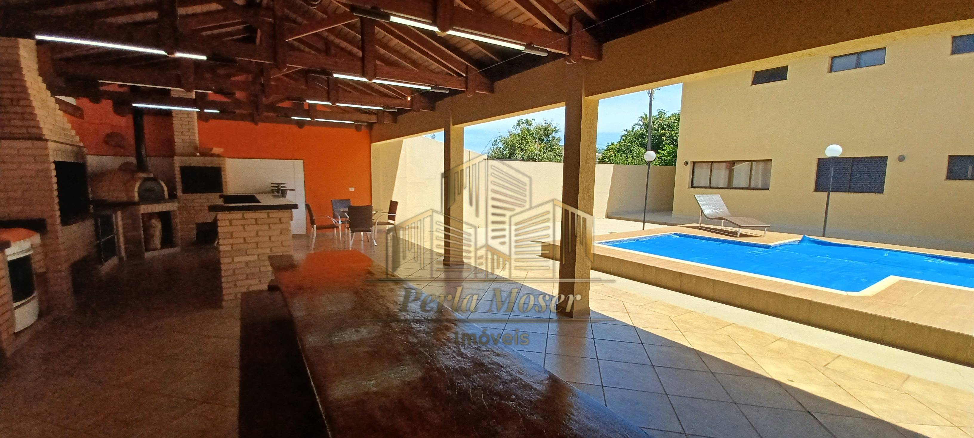 Casa à venda com 4 dormitórios no Jd. Tucanos