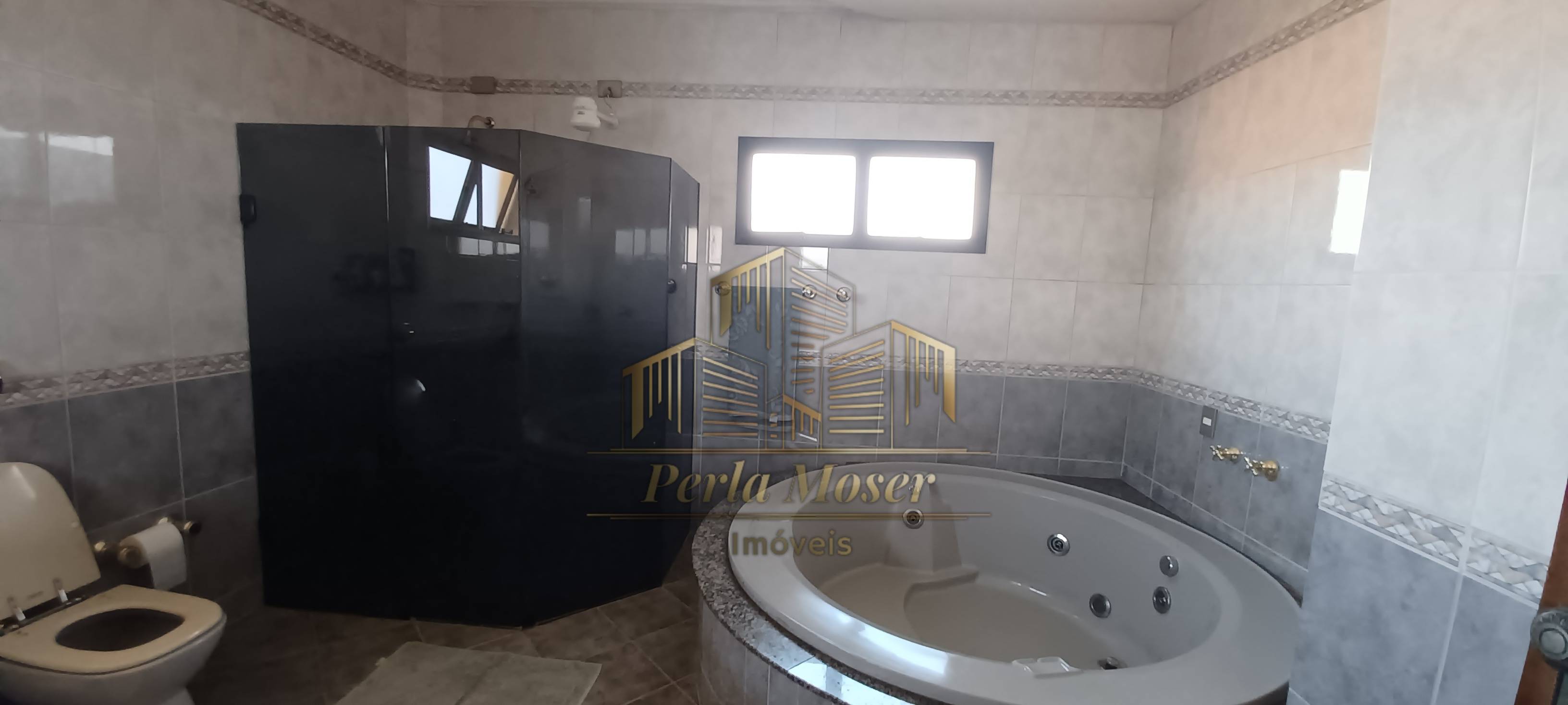 Casa à venda com 4 dormitórios no Jd. Tucanos
